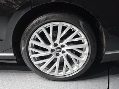 AUDI A8 - 8