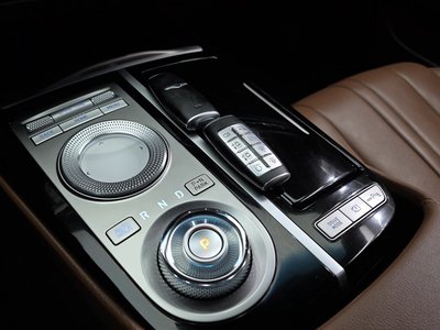 GENESIS G80 (RG3) - 9