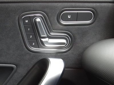 2025 Mercedes-BENZ A-CLASS 缩略图 49