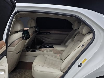 صورة مصغرة 17 لـ 2021 Genesis G90