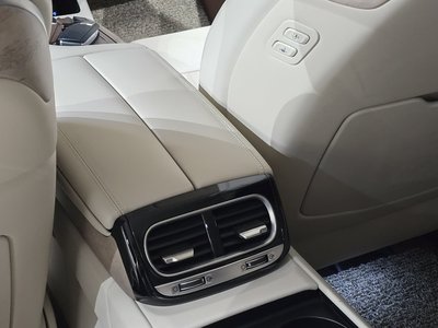 صورة مصغرة 26 لـ 2021 Genesis G90