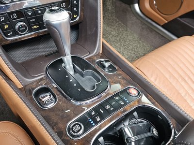 BENTLEY FLYING SPUR - 9