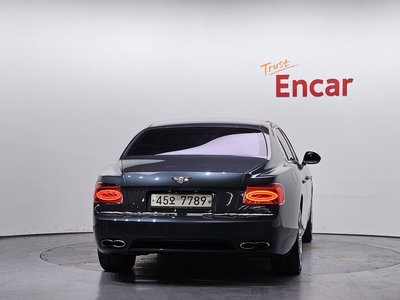 BENTLEY FLYING SPUR - 4