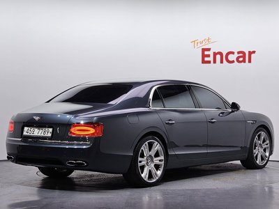 BENTLEY FLYING SPUR - 3