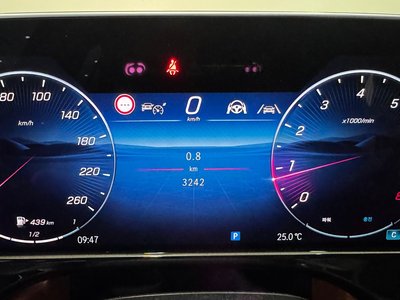 MERCEDES-BENZ E-CLASS - 8