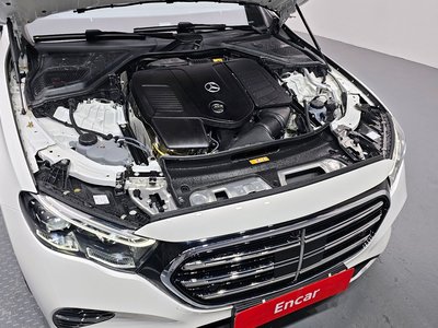 MERCEDES-BENZ E-CLASS - 7