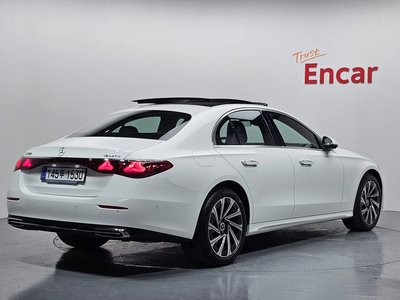 MERCEDES-BENZ E-CLASS - 3