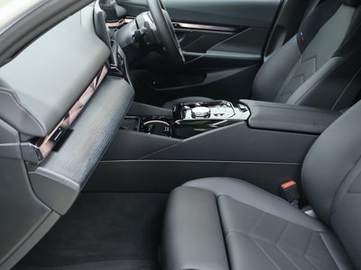 صورة مصغرة 31 لـ 2025 BMW 5 SERIES TOURING