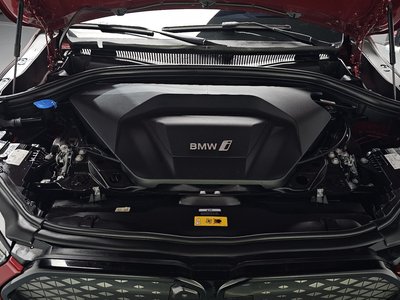 2024 BMW IX2 photo 7