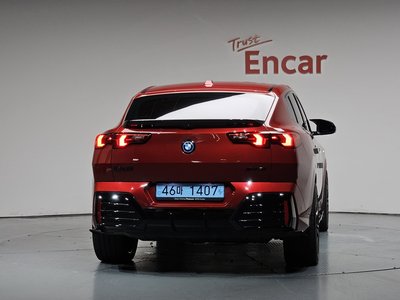 2024 BMW IX2 photo 4