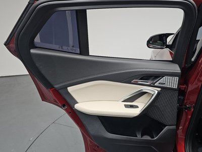 2024 BMW IX2 — миниатюра 15