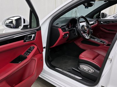 PORSCHE MACAN - 10