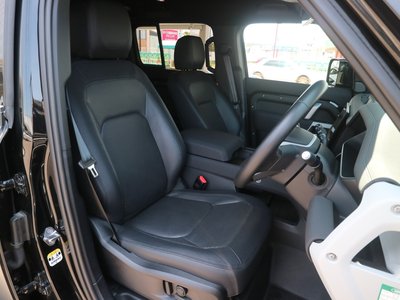 LAND ROVER DEFENDER - 9