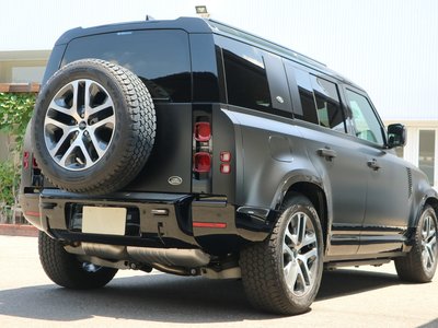 LAND ROVER DEFENDER - 4