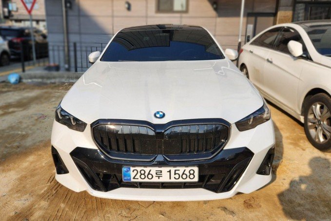 BMW 5 SERIES - View 1