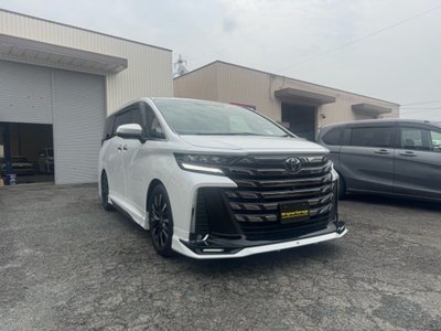 TOYOTA VELLFIRE - 1