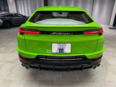 LAMBORGHINI URUS - 8