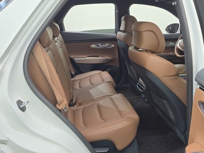 2023 Genesis GV70 — миниатюра 11