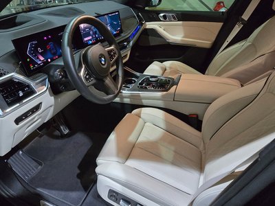صورة 4 لـ 2025 BMW X7