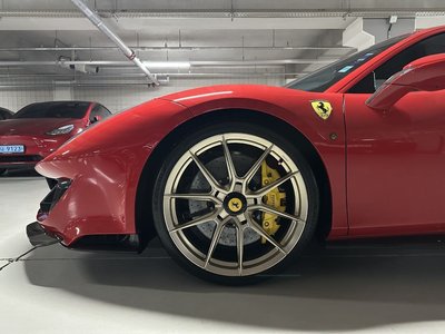 FERRARI 488 PISTA - 6