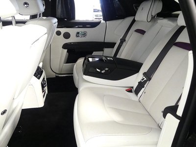 ROLLS-ROYCE GHOST - 10