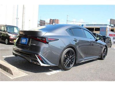 LEXUS IS - 8