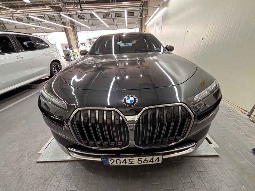 BMW 7 SERIES - View 1