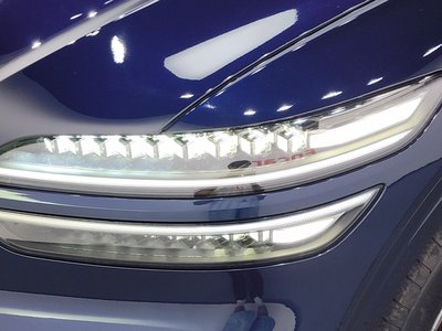 2024 Genesis GV70 photo 9