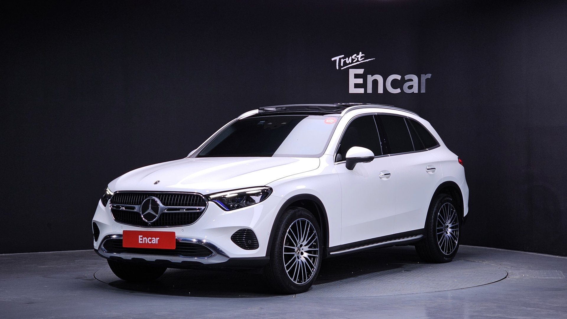 MERCEDES-BENZ GLC - View 1