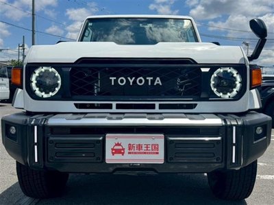 TOYOTA LAND CRUISER 70 - 6