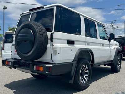 TOYOTA LAND CRUISER 70 - 9
