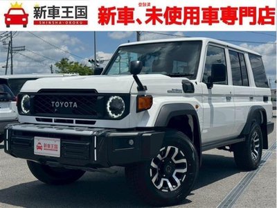 TOYOTA LAND CRUISER 70 - 1