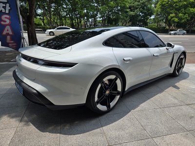 صورة 4 لـ 2025 Porsche TAYCAN