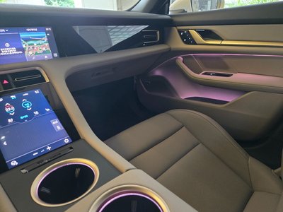 صورة مصغرة 18 لـ 2025 Porsche TAYCAN