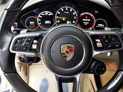 PORSCHE CAYENNE - 8