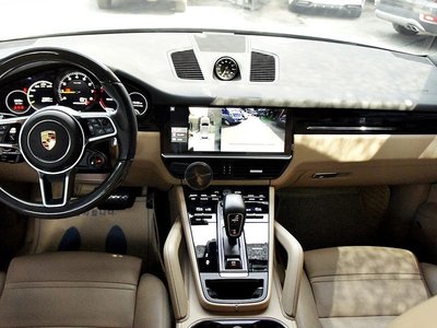 PORSCHE CAYENNE - 4