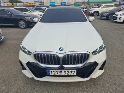 BMW 5 SERIES - 1