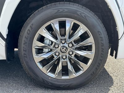 TOYOTA LAND CRUISER 300 - 9