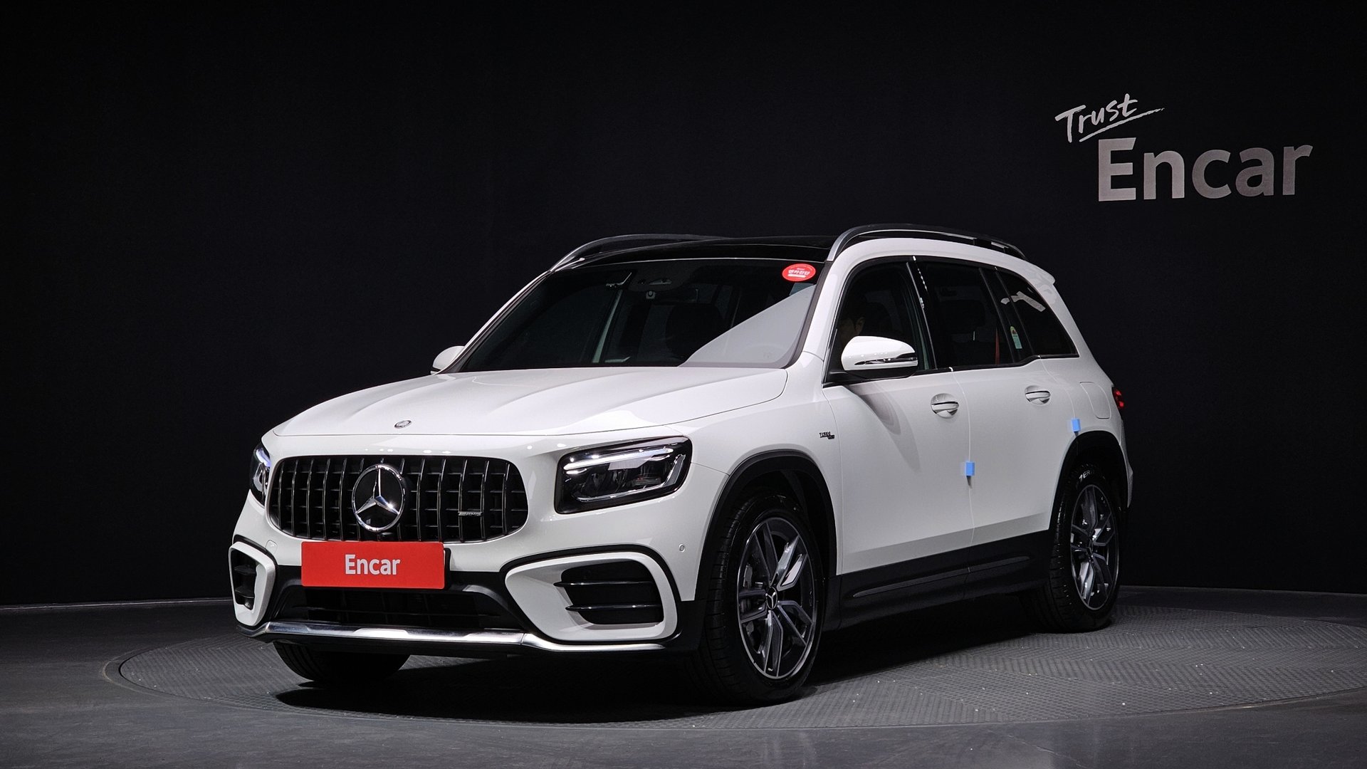 MERCEDES-BENZ GLB - View 1