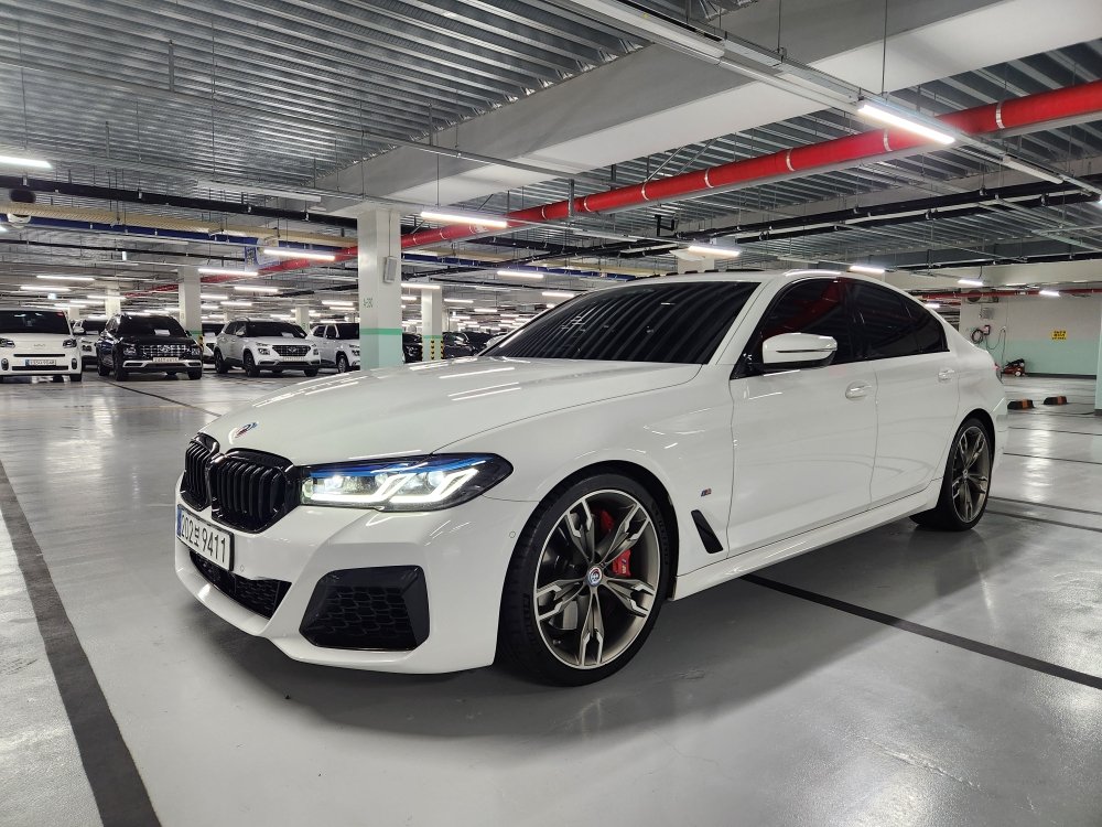 BMW 5 SERIES - View 1