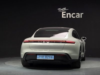 2024 Porsche TAYCAN 照片 3
