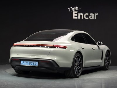 2024 Porsche TAYCAN 照片 4