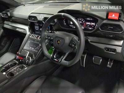 LAMBORGHINI URUS - 3