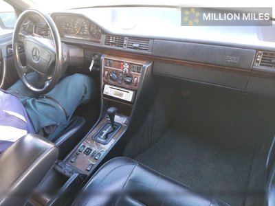 MERCEDES-BENZ E-CLASS - 3