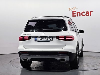MERCEDES-BENZ GLB - 3