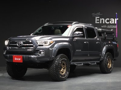 TOYOTA TACOMA - 1