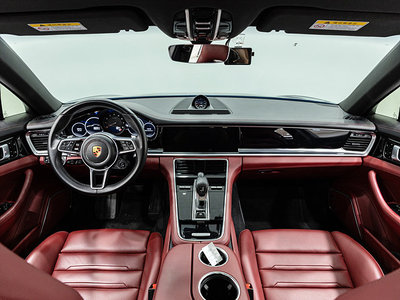2018 Porsche PANAMERA photo 4
