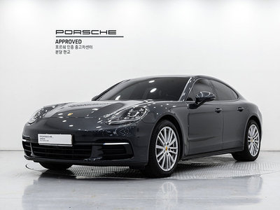 2018 Porsche PANAMERA photo 1