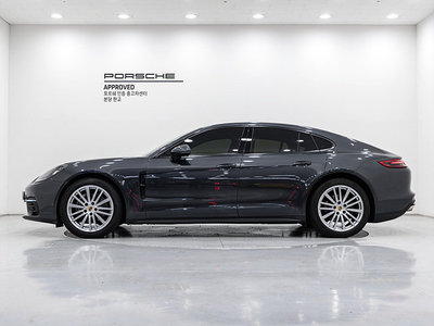 2018 Porsche PANAMERA photo 7