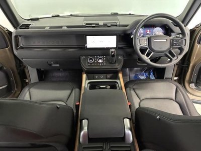 LAND ROVER DEFENDER - 3